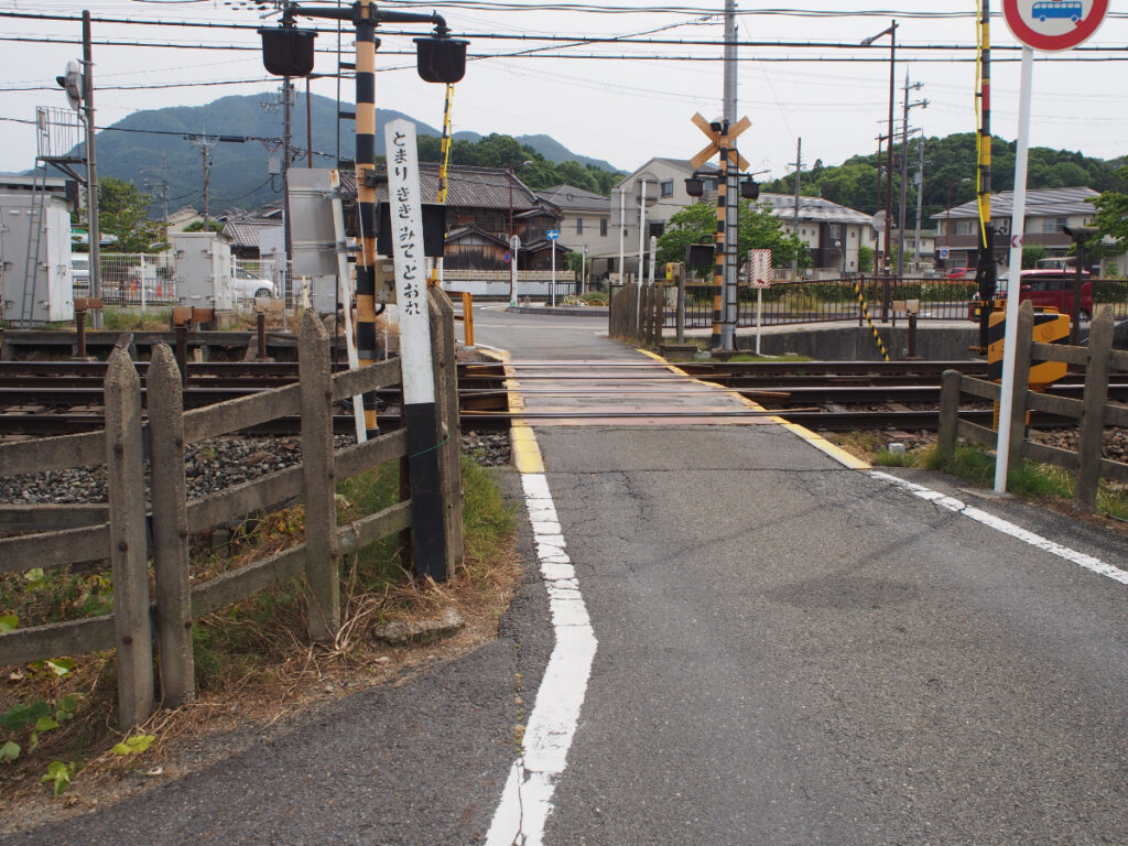 近鉄大阪線二上駅そばの踏切