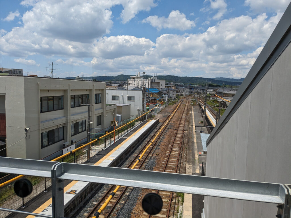 JR香芝駅　跨線橋から見た1番のりば